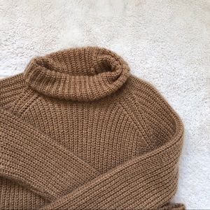 Forever 21 Camel Knitted Turtleneck ✨✨✨